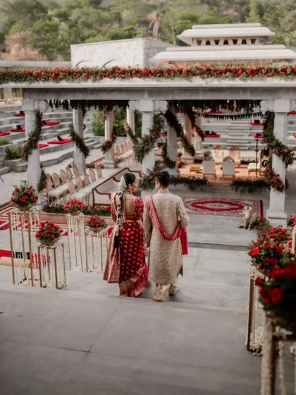 The magnificent amphitheater at Amitarasa provides a breathtaking backdrop for a wedding. We use the scale of such venues to create truly epic and unforgettable images.