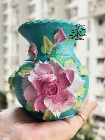 A final shot of the teal vase, a perfect piece of miniature functional art.