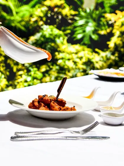 Delight your senses with my flavourful Chicken Makhani Dhunvedar. The smoky twist on this classic dish offers a satisfying meal with warm hospitality.