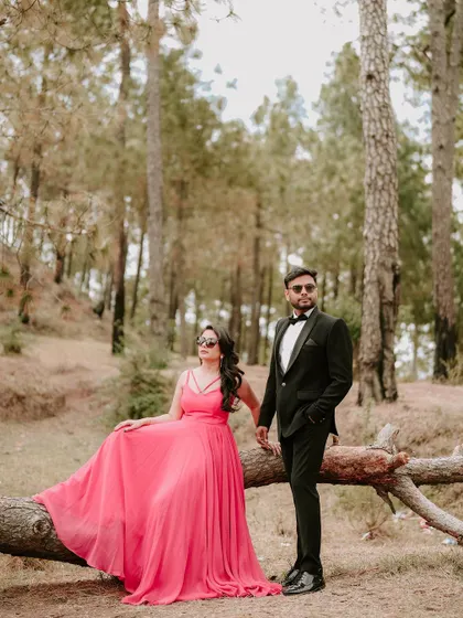 A stylish, editorial-style pose from a forest pre-wedding session. This demonstrates how I can direct couples to create images that look like they are straight out of a magazine.