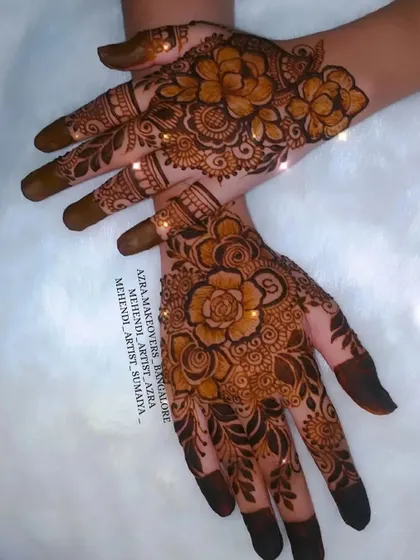 A beautiful non-bridal design with shaded flowers, available starting from an affordable price.