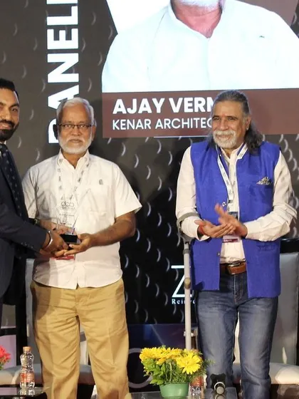 Receiving a token of appreciation after the panel discussion at the D-arc BUILD expo. I am grateful for the opportunity to share my passion and experience with others in the field.
