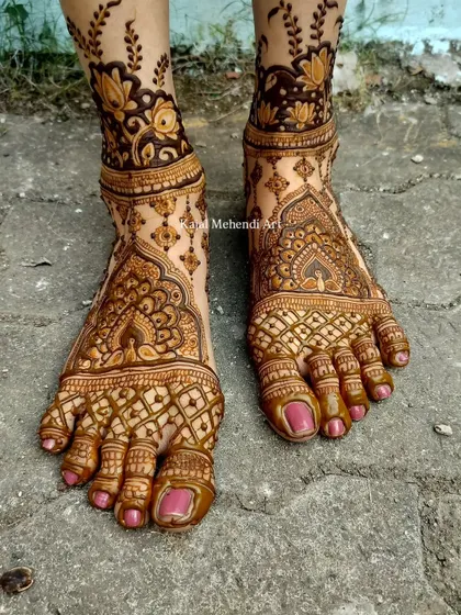 A bride's look is complete only when her feet are adorned with beautiful mehndi. I create detailed patterns for feet that complement the designs on your hands, ensuring you look perfect from head to toe.