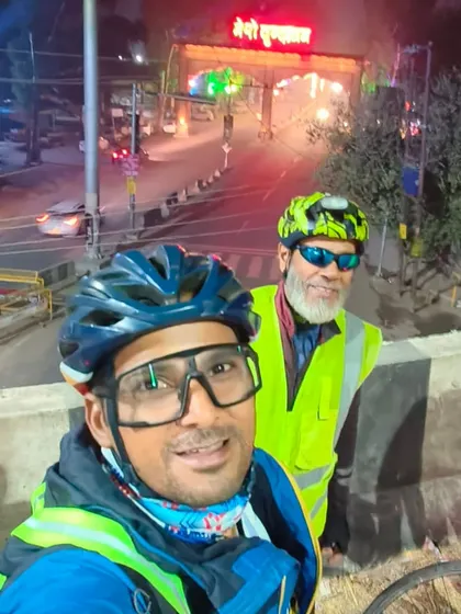A night selfie during the 600km BRM. Riding through the night requires immense mental and physical strength.