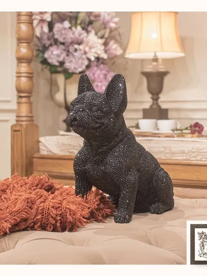 This sparkly sitting French bulldog figurine is a glamorous and playful addition to your decor. Placed on a bench or side table, it adds a touch of sparkle and personality.