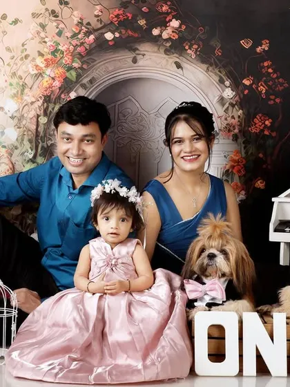 The whole family, including the furry members! I welcome pets in my studio to make sure your family portrait is complete.
