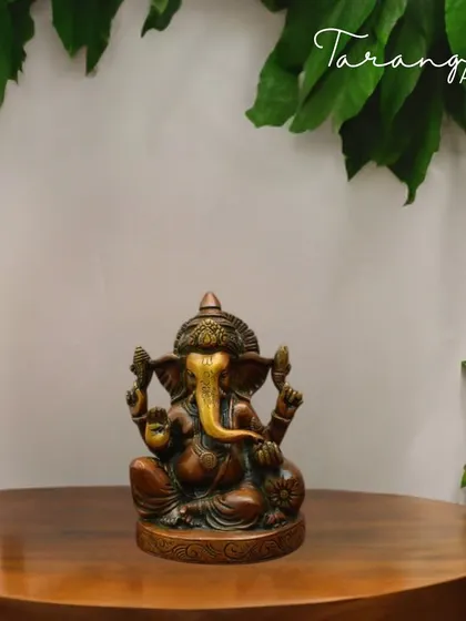 This brass Ganesha idol with a stunning antique finish is perfect for a desk, altar, or as a thoughtful gift. It's a beautiful reminder of wisdom and new beginnings.