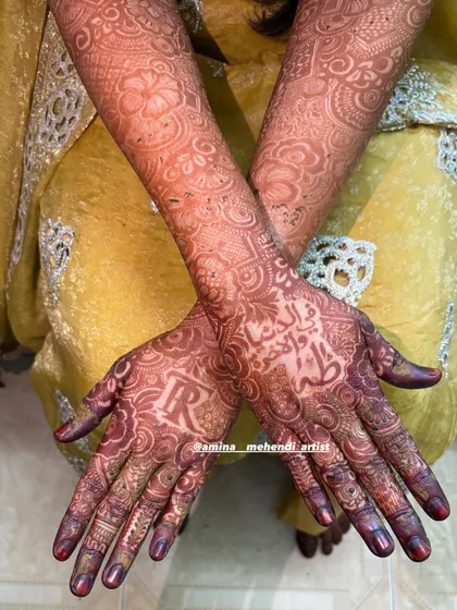 Here is the gorgeous reddish-brown stain after 24 hours. I use my own 100% organic henna, which guarantees this deep, rich color that looks incredible in wedding photos.
