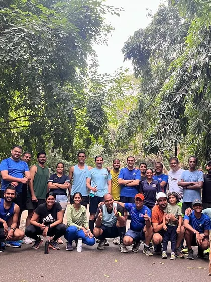 The team is all set and motivated for our 90-minute long run. Are you ready to join us?