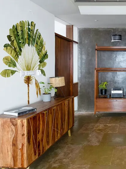 Our Palm Tree wall sticker adds a touch of the tropics to this entryway. It’s a simple and stylish way to welcome guests into your home.
