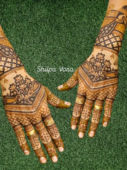 The same contemporary V-shaped design on a green background.