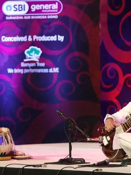 On stage with the dynamic Swapnil Bhise bhai on tabla at the CIDCO exhibition centre in Vashi. Our musical chemistry always makes for a fun performance.