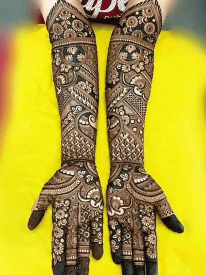 A stunning design with a mix of paisley and geometric patterns.