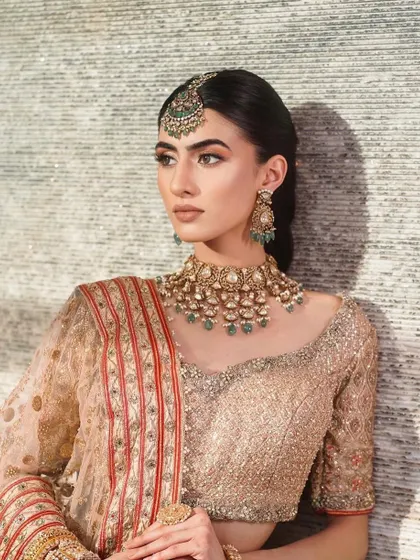 A classic and elegant bridal look with earthy tones. This style is incredibly versatile and is a fundamental look that every makeup artist should have in their skill set.