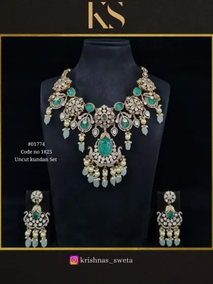This version of the uncut Kundan set features mint green stones, perfect for a bride who wants a fresh and unique look.
