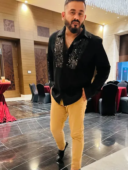 Looking sharp and ready for a sophisticated wedding reception. I adapt my style and music to fit the formal atmosphere of your event.