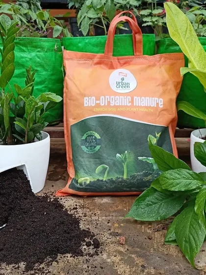 Made from natural materials like vermicompost and cocopeat, our Bio-Organic Manure not only feeds your plants but also improves the soil's health for the long term. It enhances moisture retention and fertility for future growth.