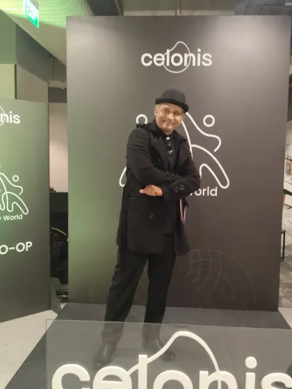 Taking a moment at a corporate event for Celonis. My goal is always to integrate seamlessly into your event while adding my signature high-energy touch.