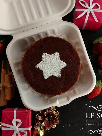 No Christmas is complete without a classic fruit cake. My version is made with fruit mince that has been naturally fermented for a long time, resulting in a deep, rich flavor.