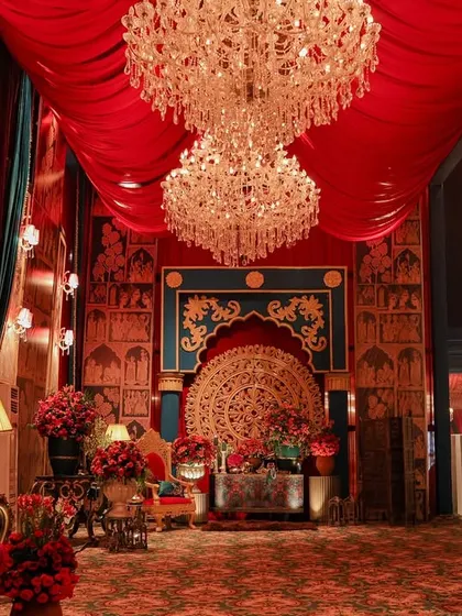 A stunning photo opportunity space inspired by the resplendence of the Mysore Palace. Featuring royal arches, jewel-toned colors, and a massive ornamental medallion, this corner transformed the venue into a living canvas of South Indian royalty.