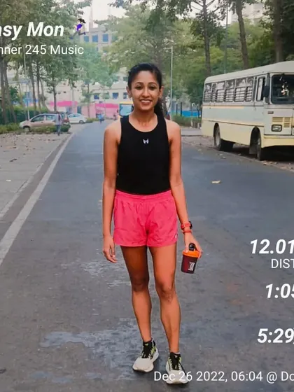 Accept yourself, love yourself, and keep moving forward. An easy 12km run to start the week, focusing on consistency.