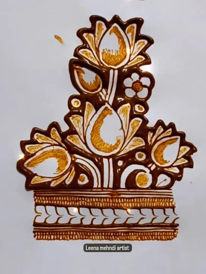 A practice motif combining multiple lotus flowers into a single, elegant bunch. This is a versatile element for both bridal and party henna.