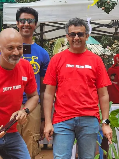 Key members of the Bangalore cycling community enjoying the fun and casual atmosphere of the Garage Sale.