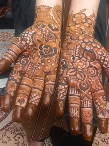 Another angle of this intricate non bridal design, perfect for any celebration.