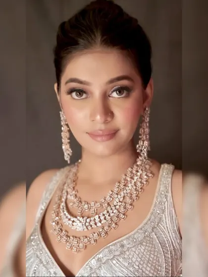 A portrait of my bride Richa, looking absolutely radiant in her all-diamond look for her reception.