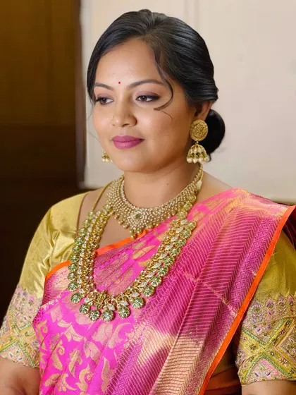 This client looks elegant and sophisticated. The makeup is polished and refined, a testament to the professional-level skills you will learn in my course.