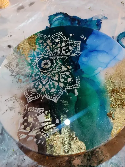My upcoming alcohol ink resin art workshop will teach you how to create captivating abstract pieces with vibrant colours and fluid designs.