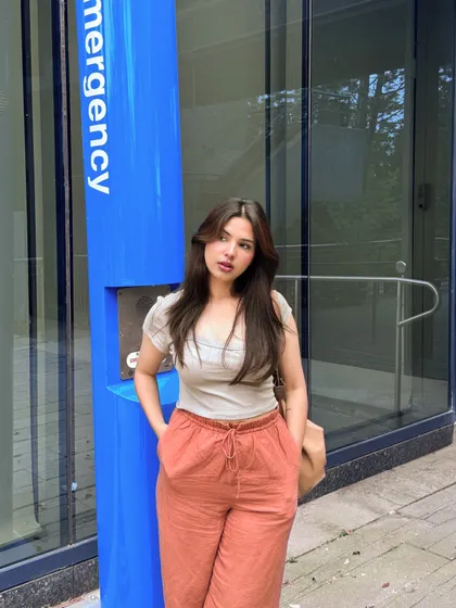 A confident pose in my favorite casual summer outfit.