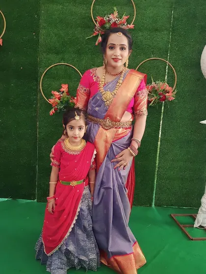 I love doing makeovers for the whole family. This beautiful mother and daughter duo were dressed in coordinating outfits, and I created complementary makeup looks for them.