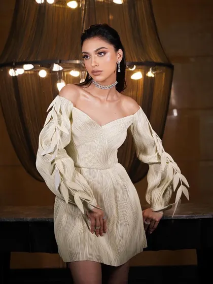 A modern cocktail dress look. My courses also cover contemporary and Western styles to make you a versatile artist. Join my next batch to learn more.