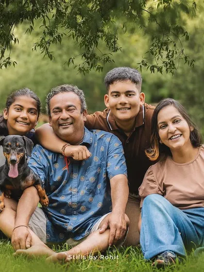 Another angle of this wonderful family, showing the genuine laughter and easy-going connection they share. My goal is to make you feel comfortable enough to just be yourselves.