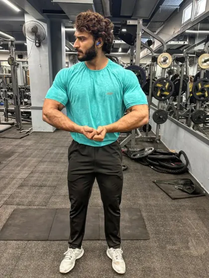 Flexing because progress looks good. Every rep, every drop of sweat is a step closer to the goal.