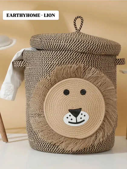 A different take on our lion basket, this one made from woven material is perfect for larger items. The lid helps keep everything neatly tucked away.