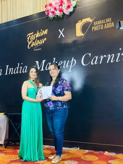 Another certification from the South India Makeup Carnival, this time from makeup expert Vinni of Dejavu Makeup. I'm grateful to the organizers for bringing so many talented artists together.