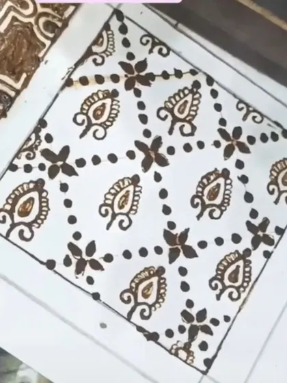 This grid uses a combination of paisley and floral motifs. It's a versatile filler that can be used in both traditional and Arabic designs.