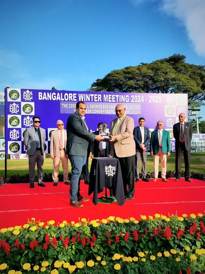 Mr. Haider Soomar presents The Coromandel Gromor Bangalore Race Course 162nd Year Commemoration Trophy.