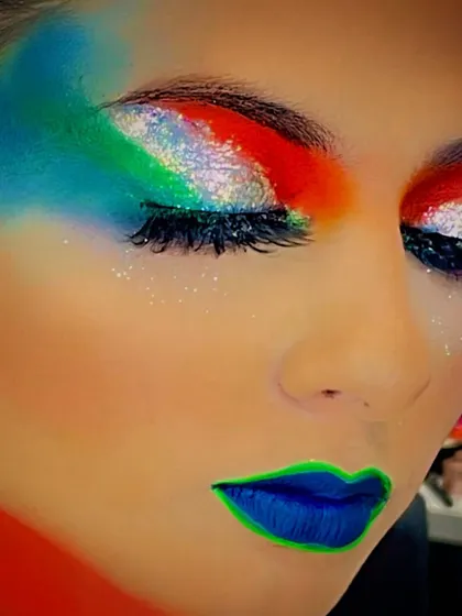 Incredible India. Another take on a Republic Day makeup look, this time using abstract shapes and glitter to represent the vibrancy and diversity of the nation.