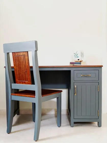 A duplicate of image 176, providing another view of the handsome grey and wood study set.