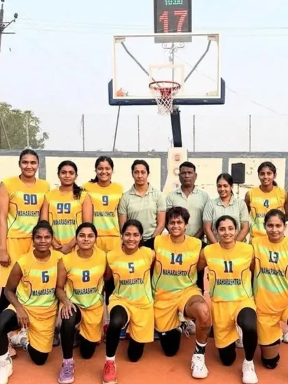 Saraswati (jersey number 6) with her Team Maharashtra teammates. Her selection for the senior nationals is a result of her unwavering dedication and passion for the game.