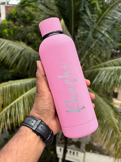 For those who love a pop of color, the Solid Flask comes in this vibrant pink. It's a great way to add personality to an everyday essential.