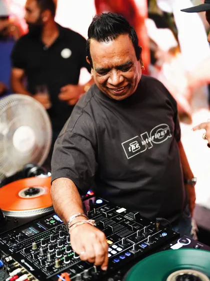 There's nothing like the feel of vinyl. For a truly special event, I offer old school vinyl only sets, bringing a warmer sound and a nostalgic trip with classic house and hip hop records.