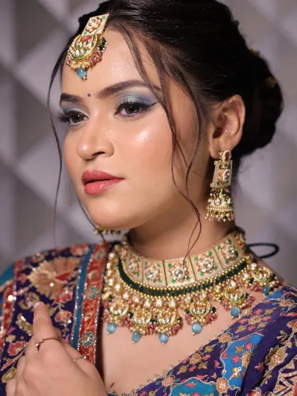 It's all in the details. This close-up shows the exquisite Kundan and beadwork of one of my rental jewellery sets, designed to perfectly complement your ethnic outfit and complete your look.