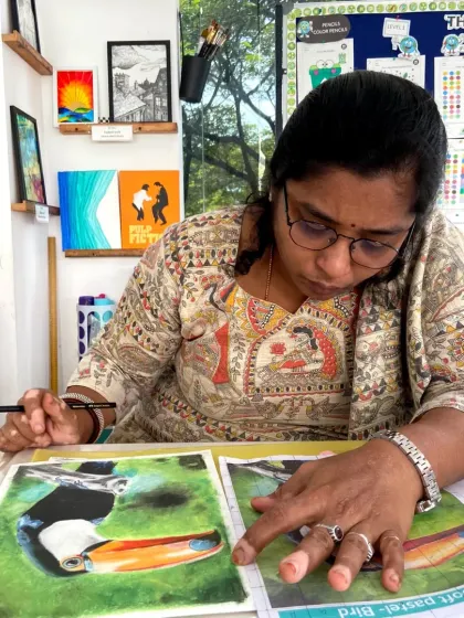 A student in our Certificate in Fine Arts (CFA) course works on a soft pastel bird drawing. The CFA program is a 3 month deep dive into art fundamentals for those looking to build a strong and versatile skill set.