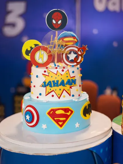 A superhero birthday cake that's a true showstopper. Our themed cakes are designed to be the centerpiece of the celebration, perfectly matching the party's decor and the birthday boy's favorite heroes.