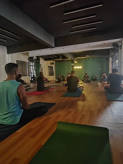 A moment of quiet meditation and breathwork during one of my workshops. We always take time to center ourselves before and after the asana practice.