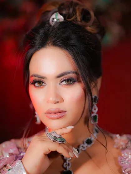 A close up of the final makeup look. The eyes are the focus here, with a beautifully blended eyeshadow and sharp liner.